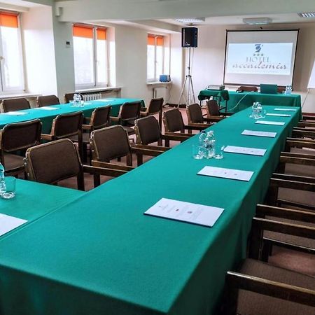 Hotel Accademia Ostrowiec Świętokrzyski Екстериор снимка