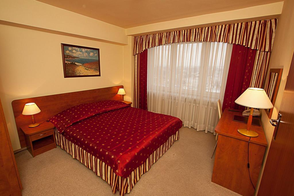 Hotel Accademia Ostrowiec Świętokrzyski Стая снимка